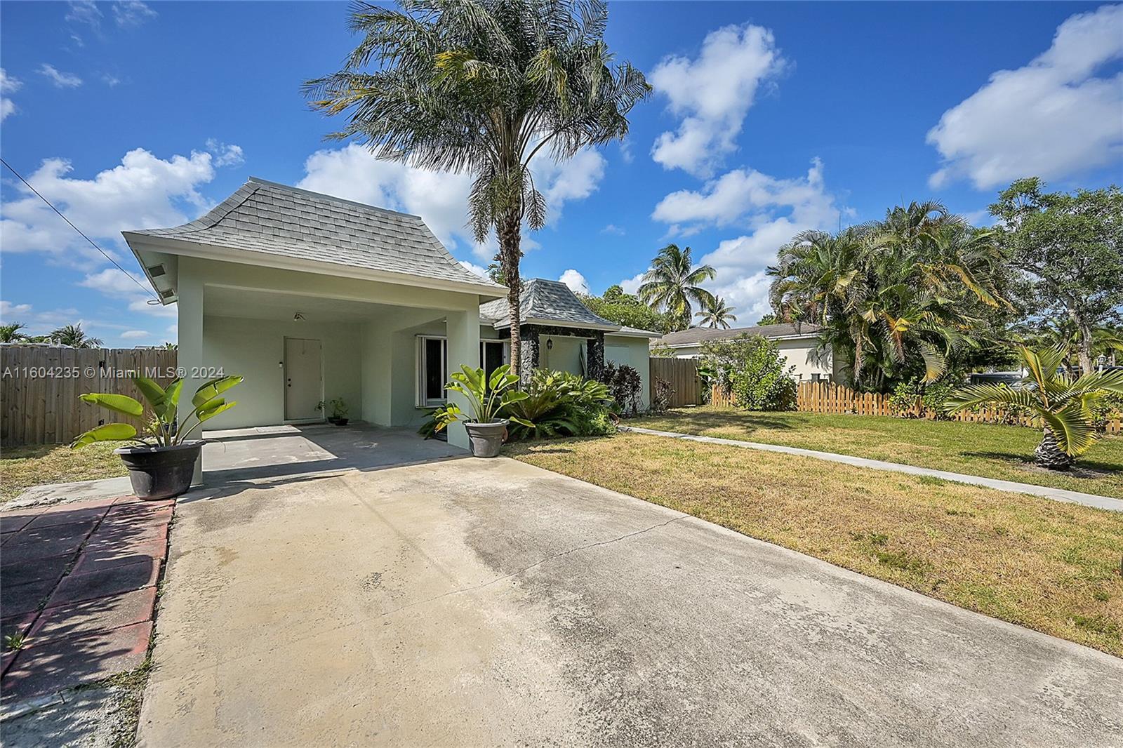 5340 SW 11th St, Margate, Florida image 3