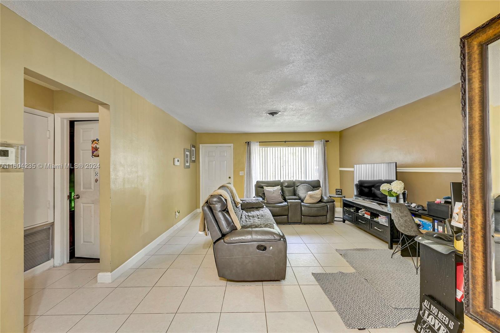 5340 SW 11th St, Margate, Florida image 7