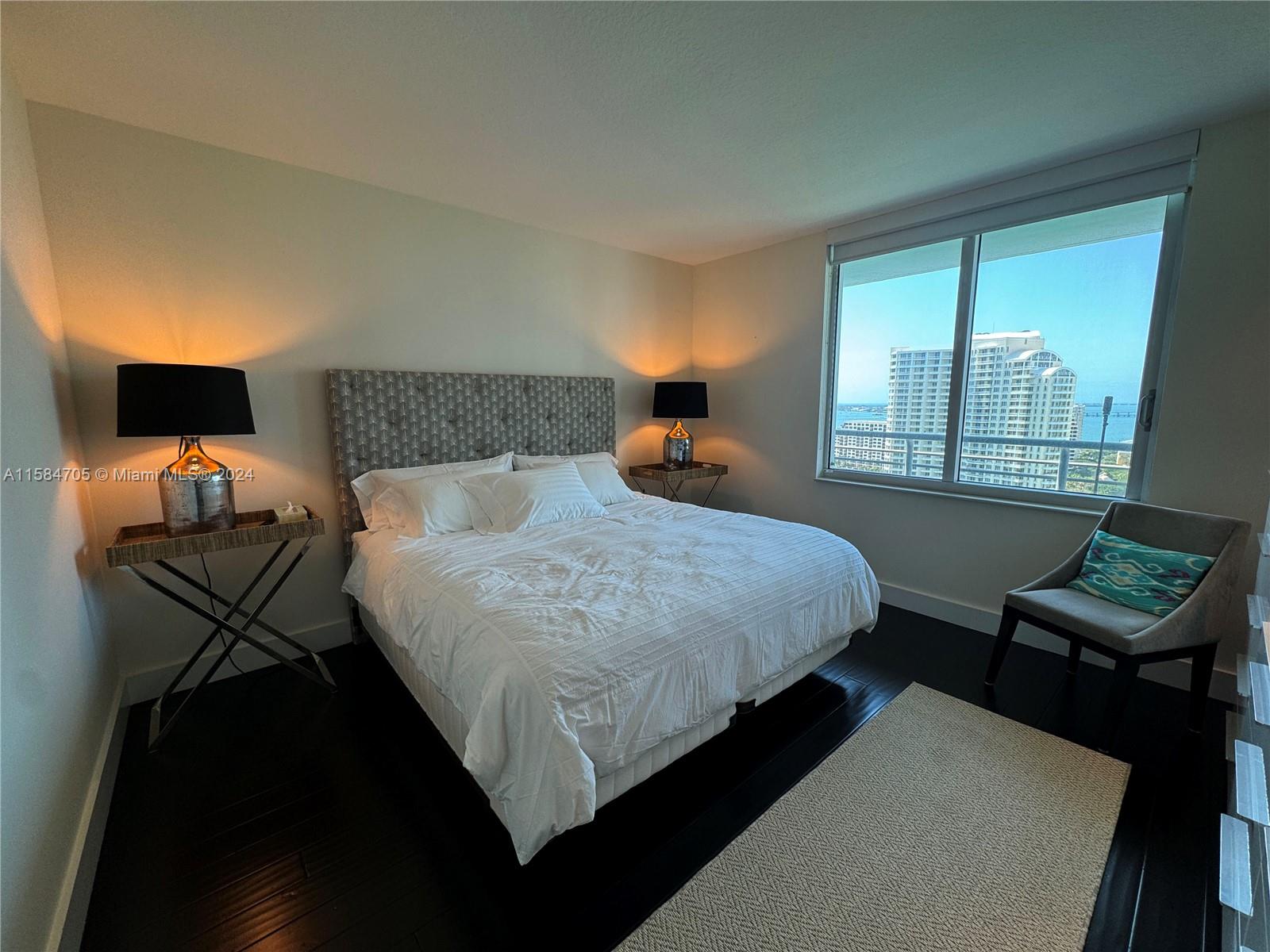 Listing Photo 11