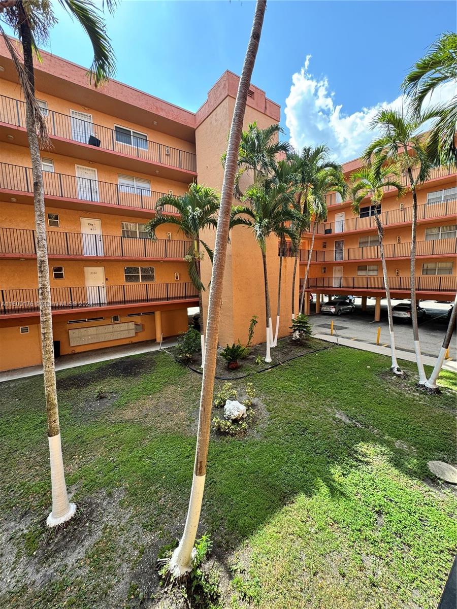 1950 W 56th St #2212D, Hialeah, Florida image 1