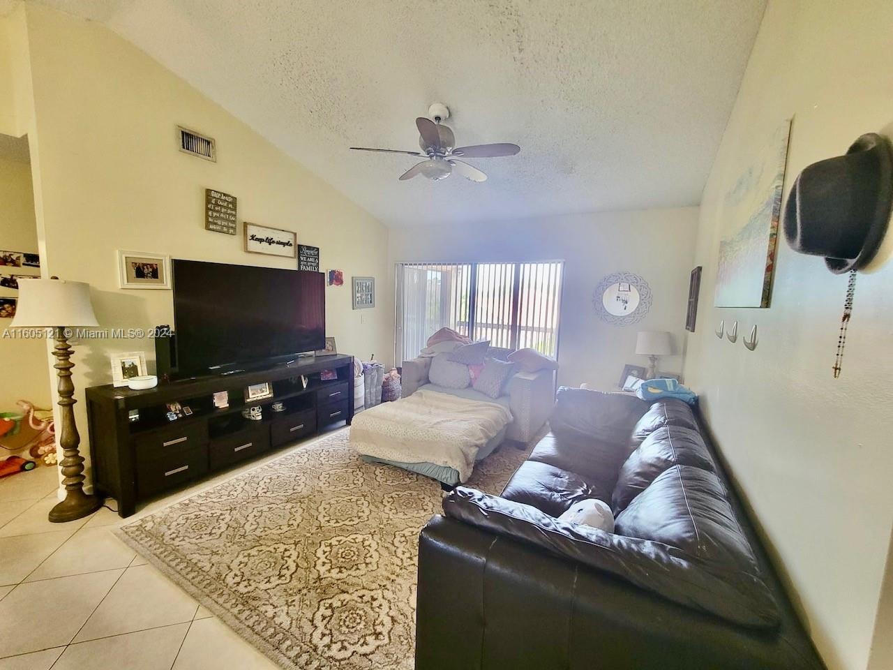 5641 Riverside Dr #301B1, Coral Springs, Florida image 4