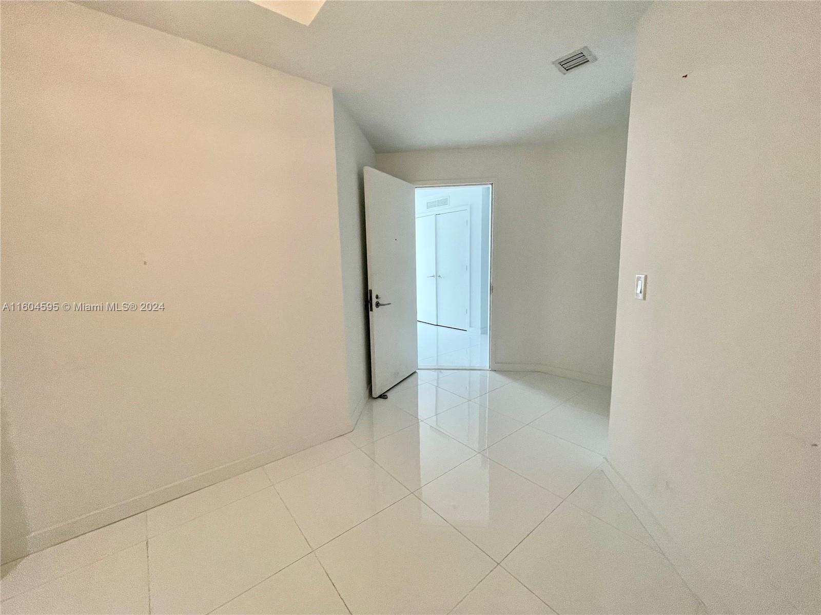 851 NE 1st Ave #904, Miami, Florida image 11