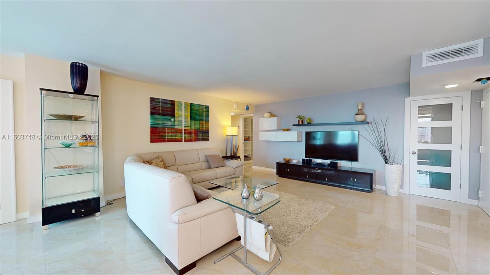 Condo for Sale in Hallandale Beach, FL