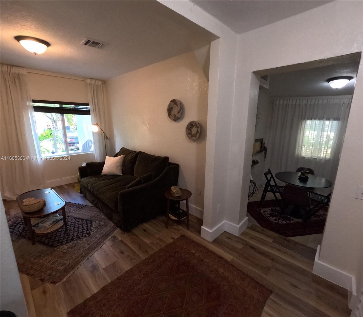 Listing Photo 10