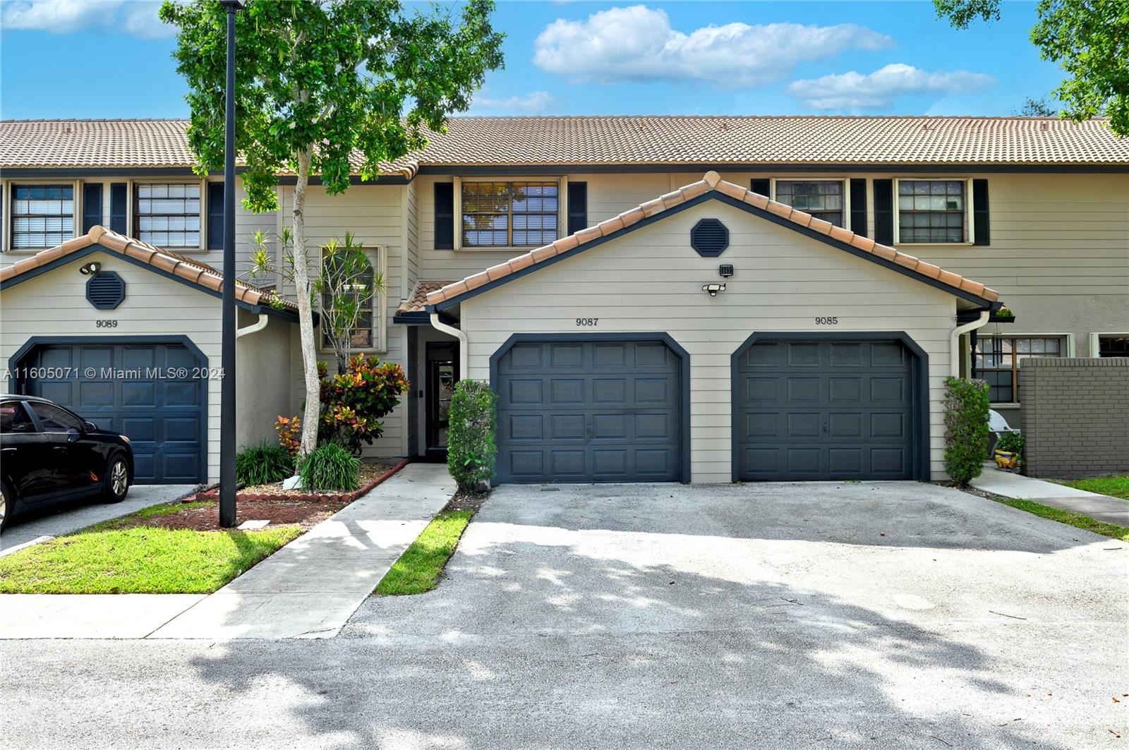 9087 Vineyard Lake Dr, Plantation, Florida image 1