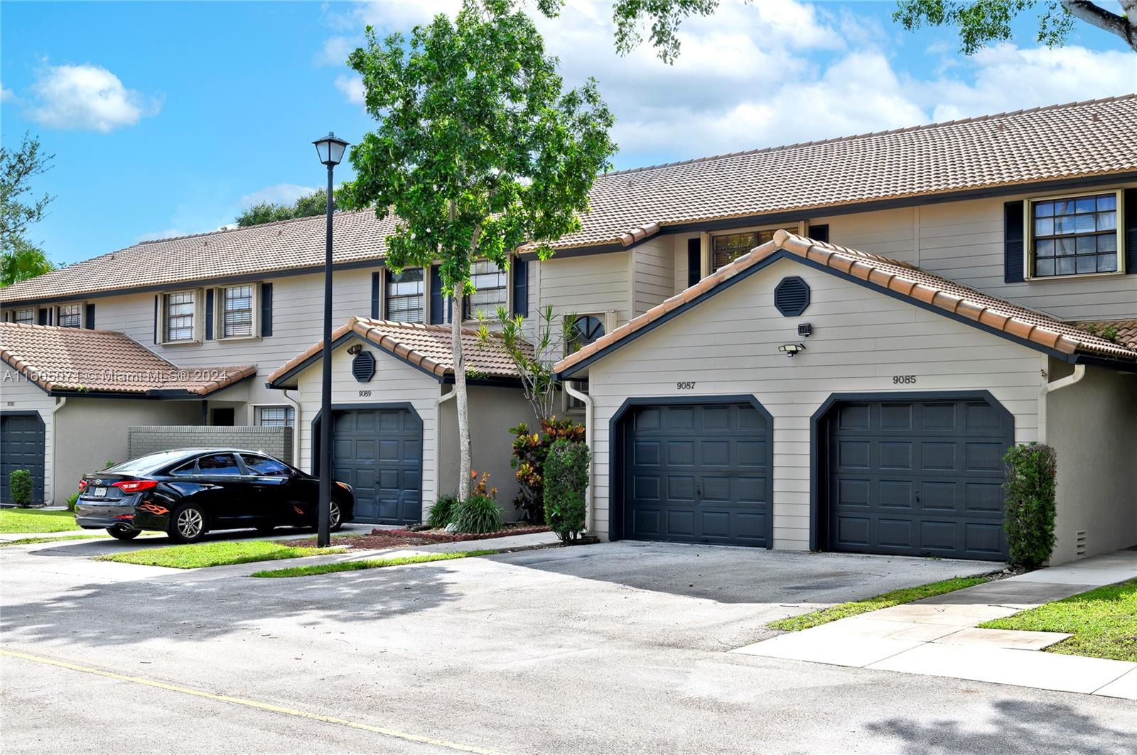 9087 Vineyard Lake Dr, Plantation, Florida image 3