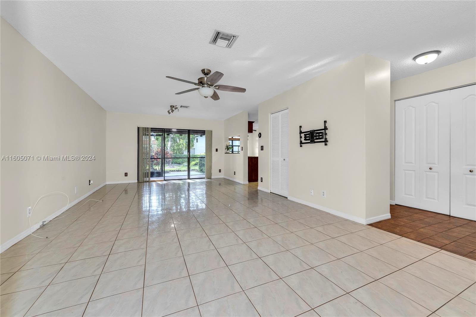 9087 Vineyard Lake Dr, Plantation, Florida image 9