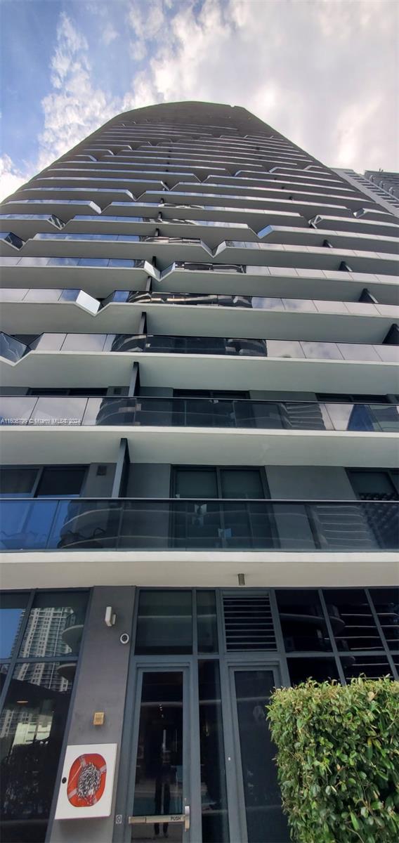 55 SW 9th St #2609, Miami FL 33130