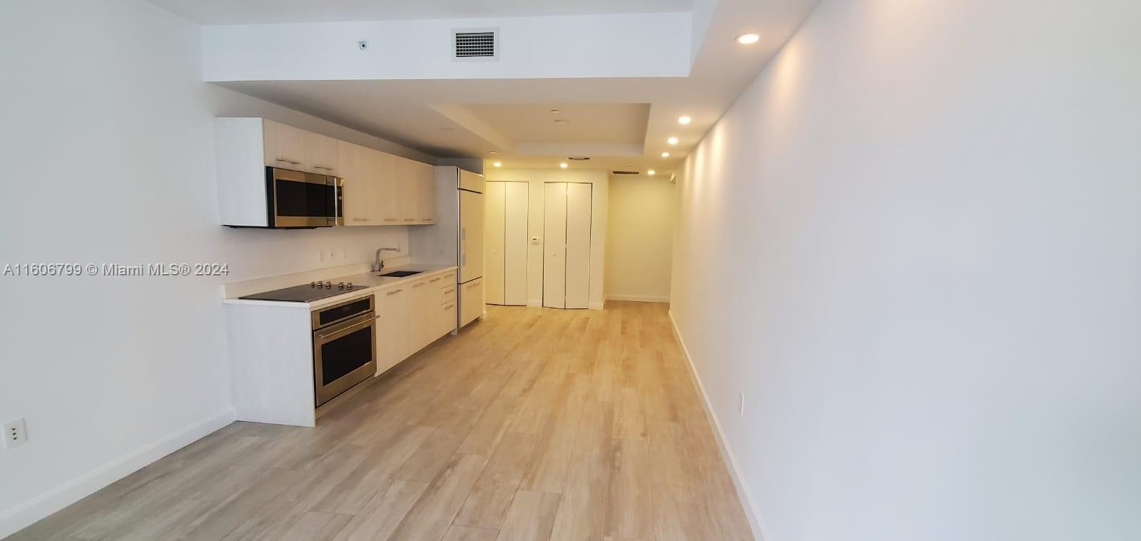 55 SW 9th St #2609, Miami FL 33130