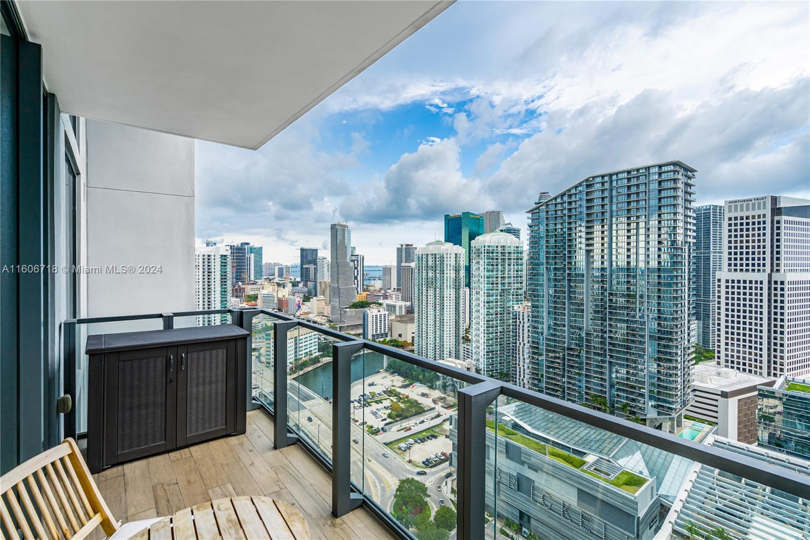 88 SW 7th St #3209, Miami, Florida image 3