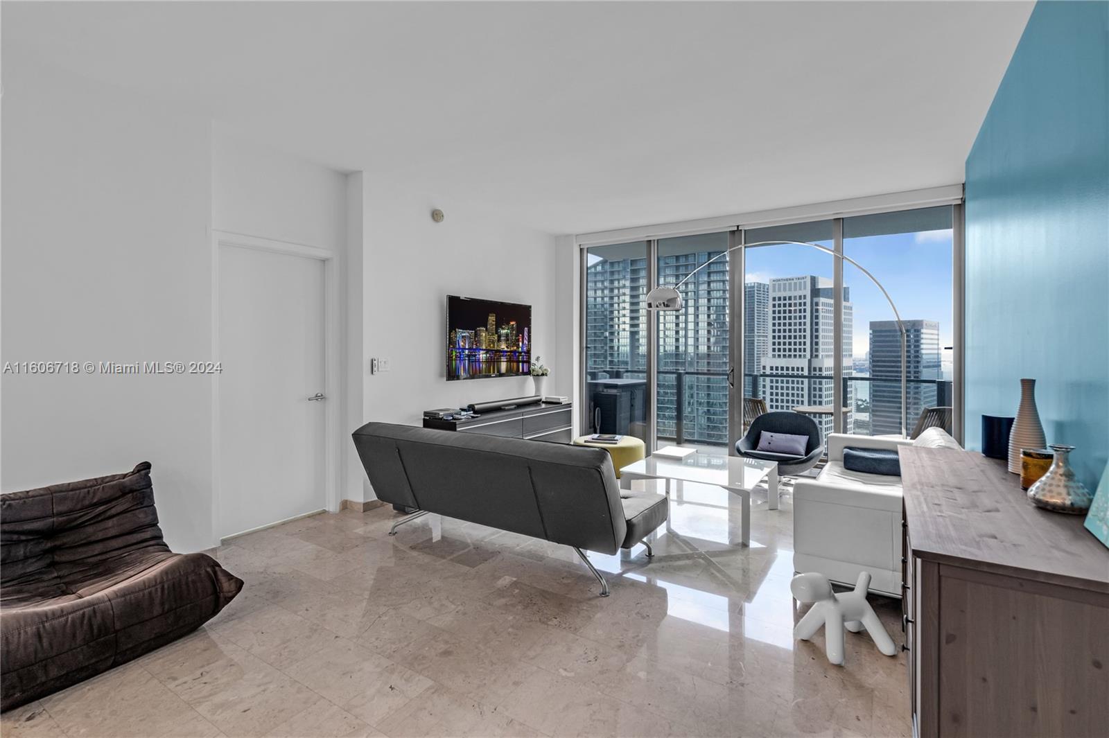 88 SW 7th St #3209, Miami, Florida image 6