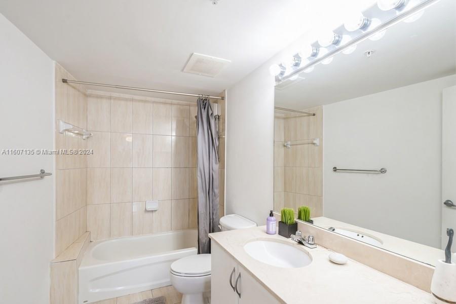 Listing Photo 12