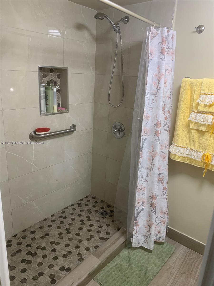 1800 W 54th St #302, Hialeah, Florida image 6