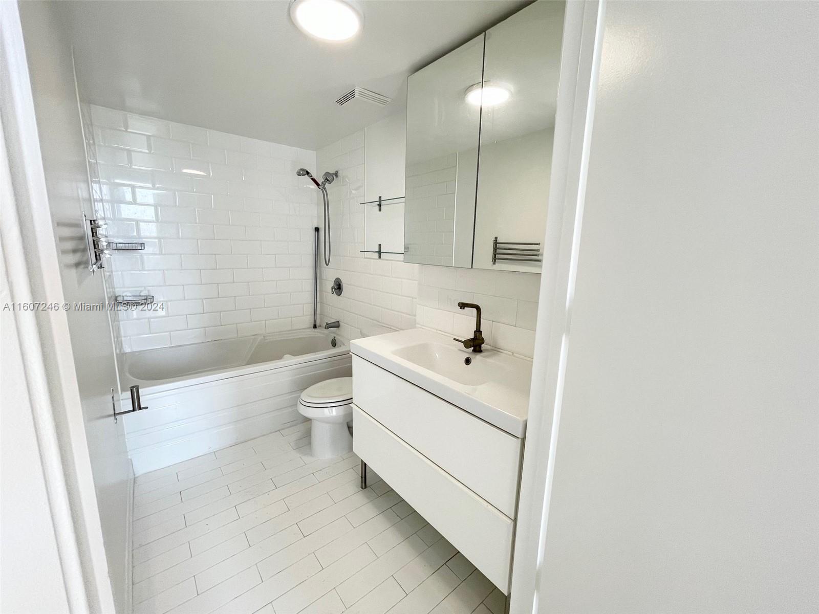 690 SW 1st Ct #2134, Miami FL 33130