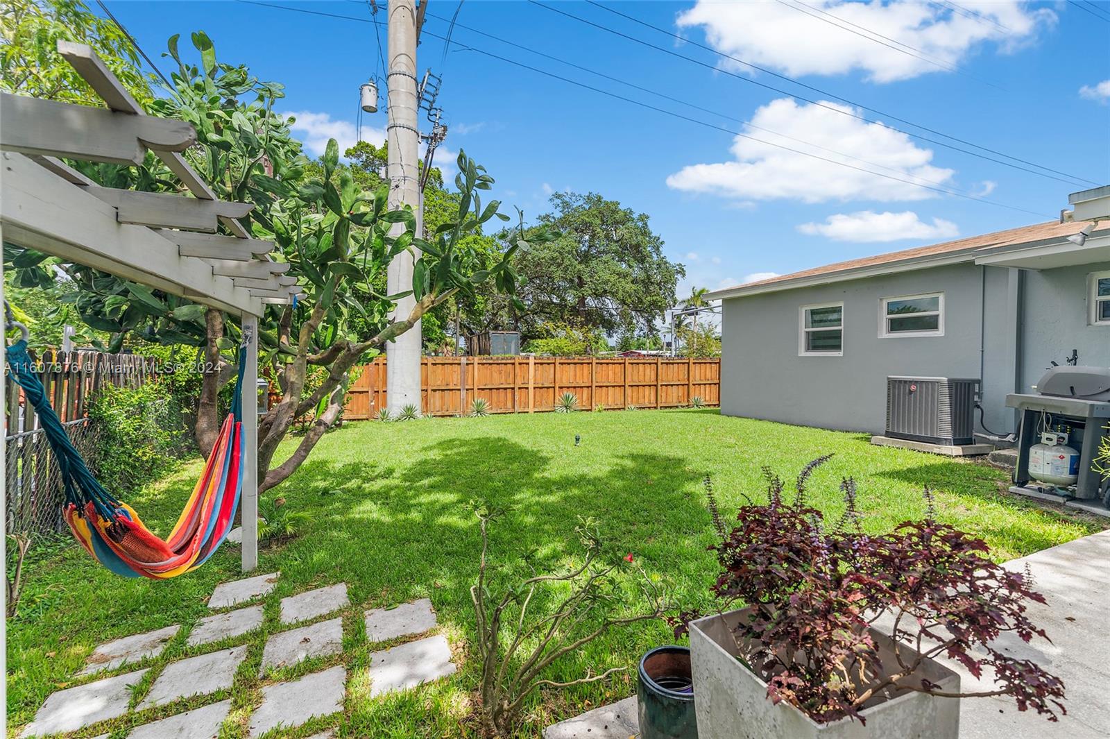 701 NW 199th St, Miami Gardens, Florida image 32