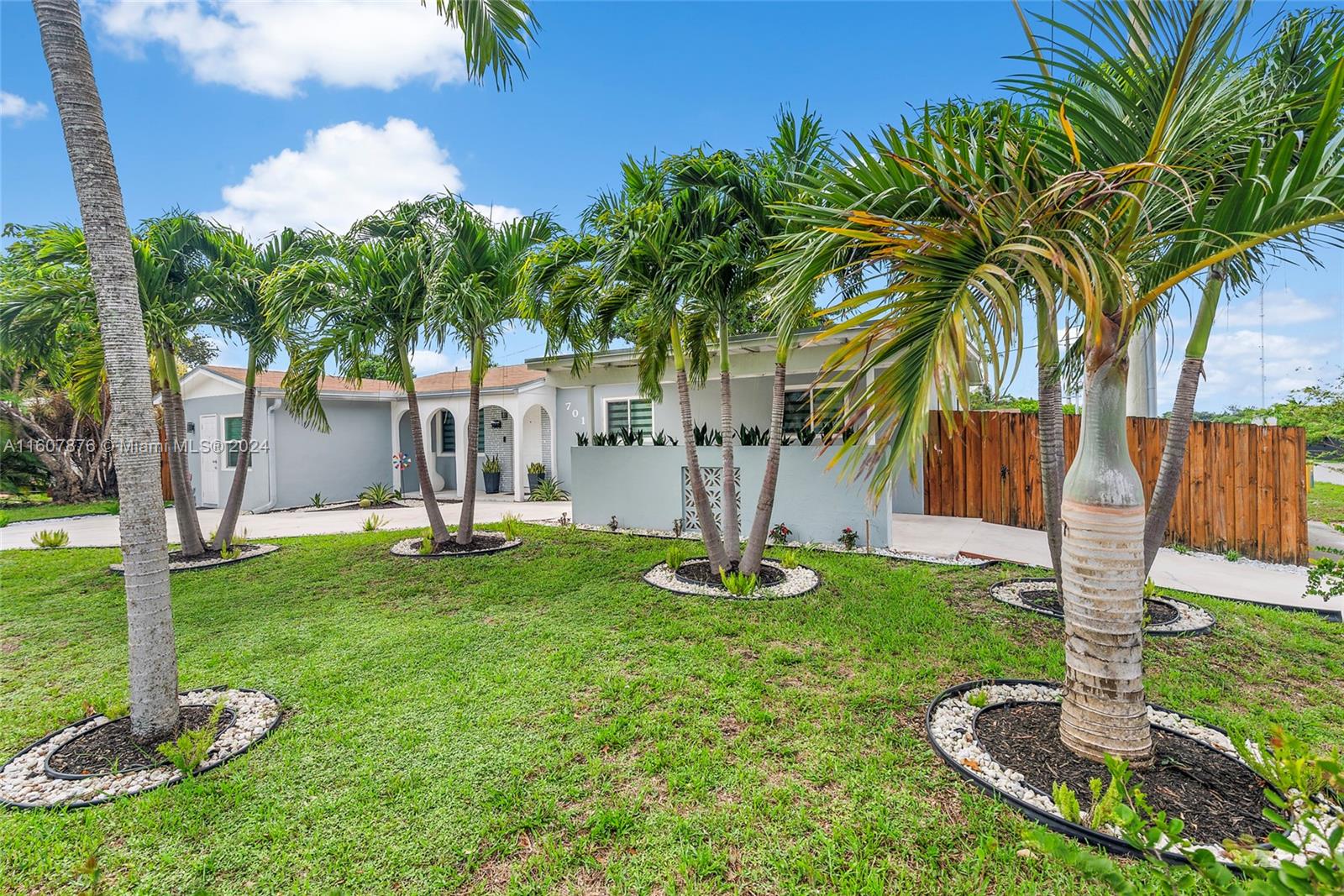 701 NW 199th St, Miami Gardens, Florida image 34