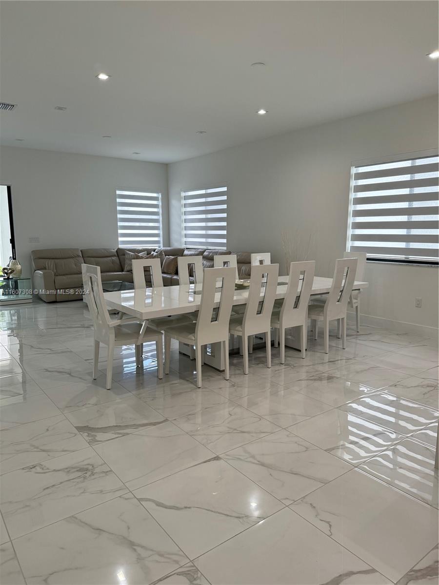 Residential, Doral, Florida image 10