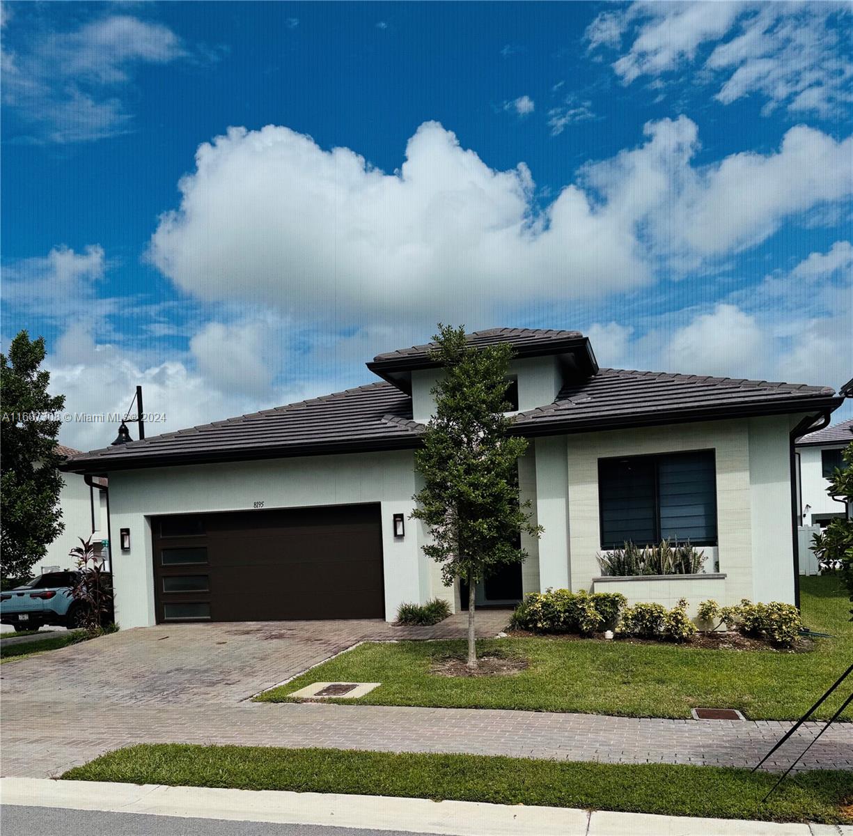 Residential, Doral, Florida image 2