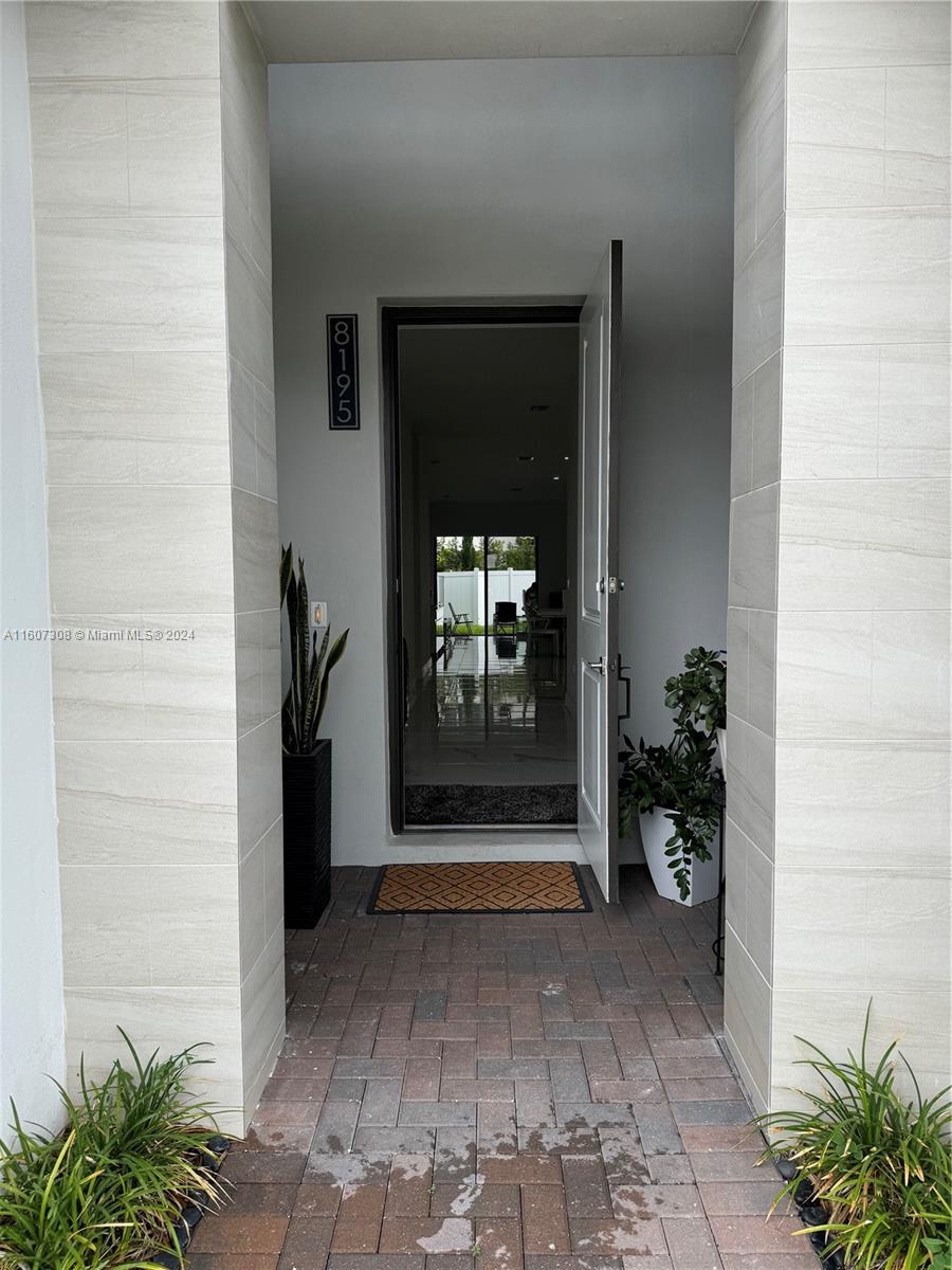 Residential, Doral, Florida image 3