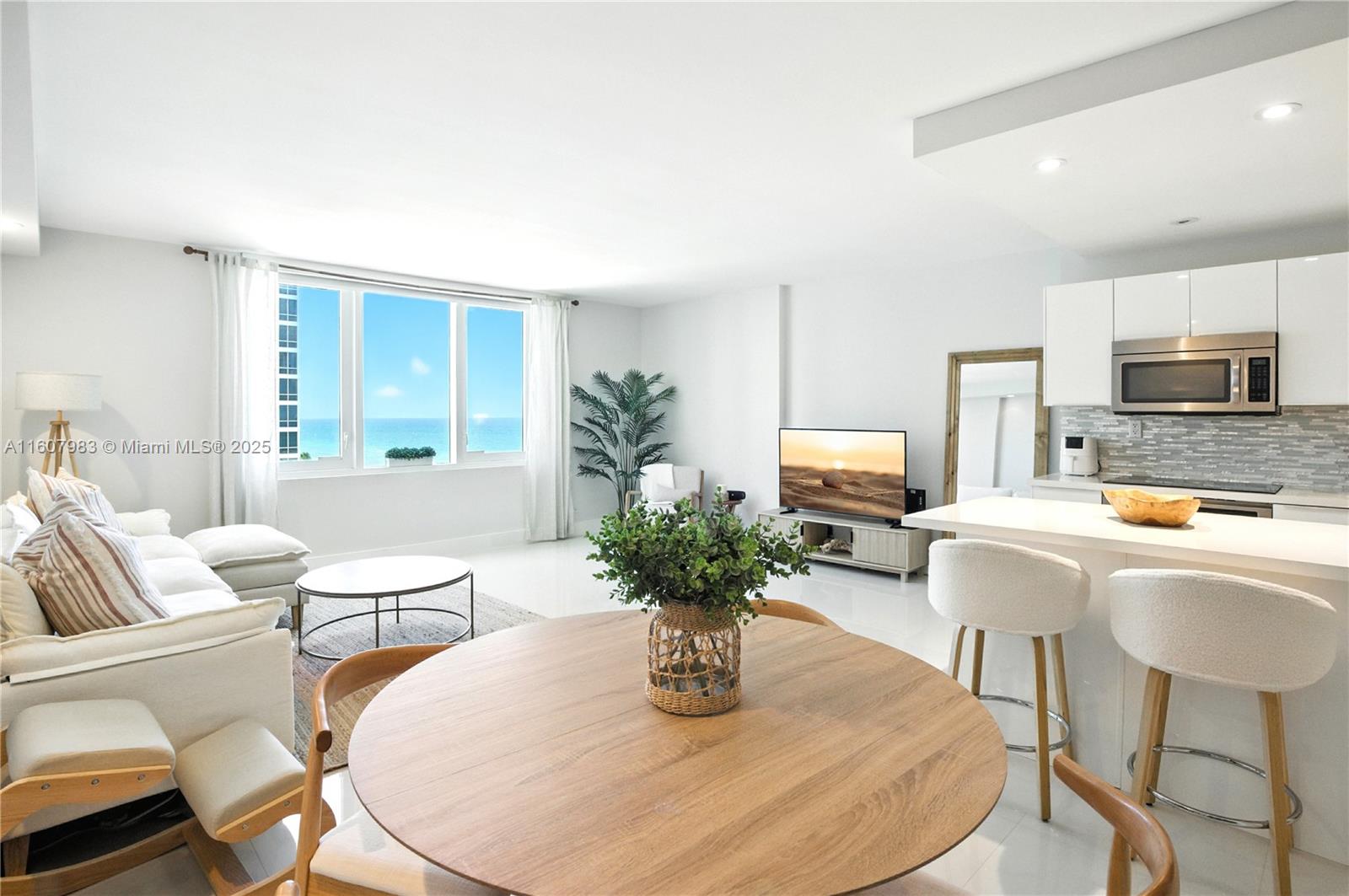 2301  Collins Ave #912 For Sale A11607983, FL