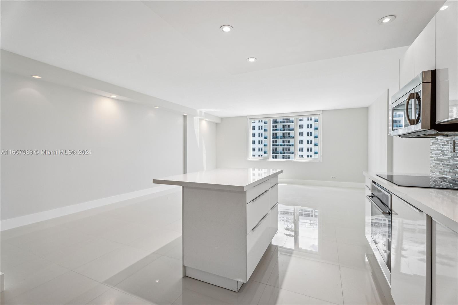 2301 Collins Ave #912, Miami Beach, Florida image 2