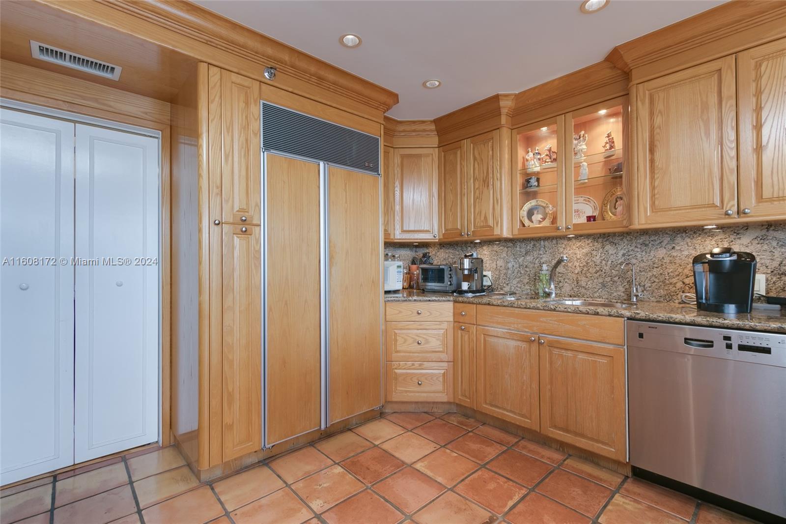 Listing Photo 10