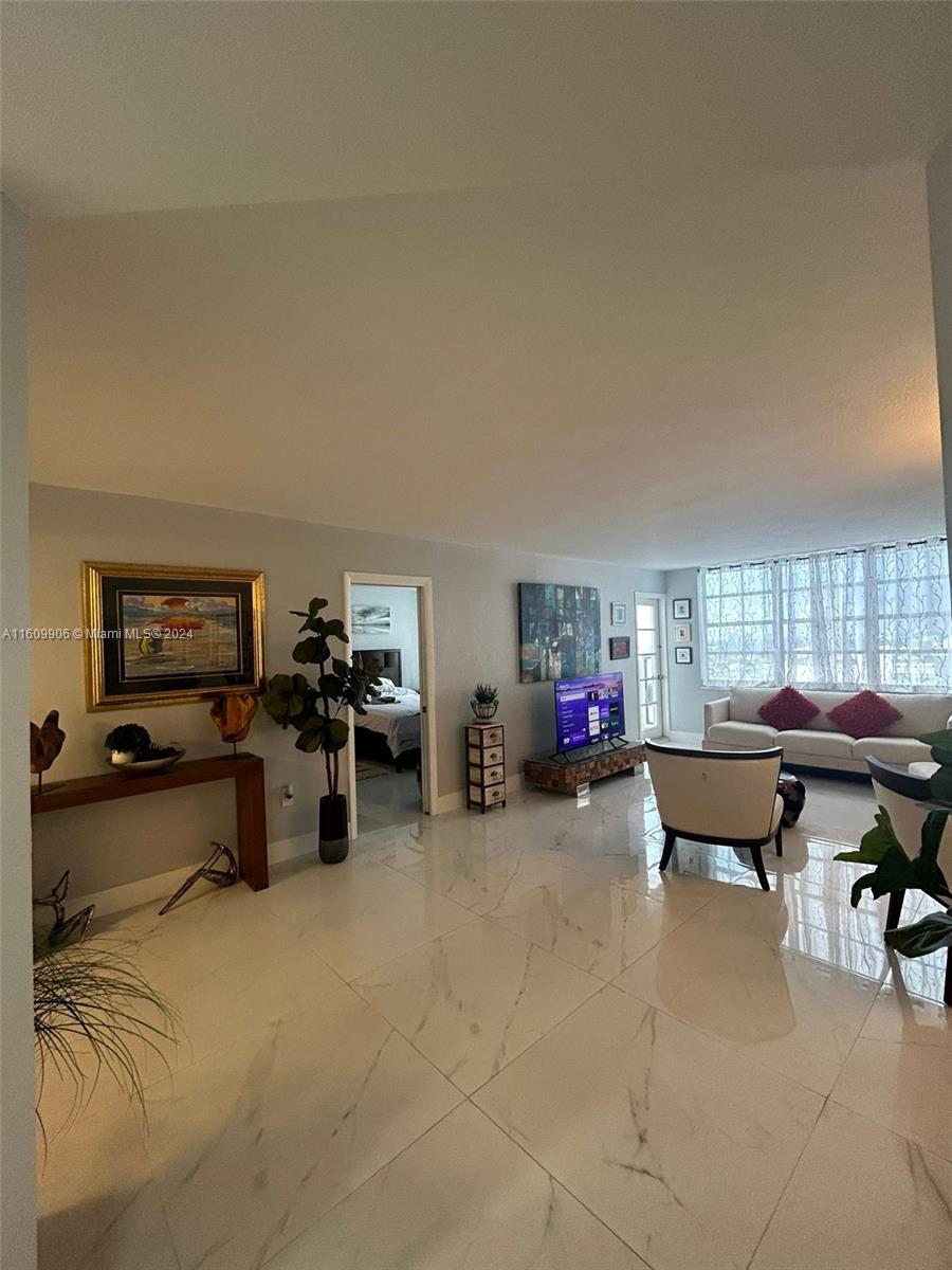 Listing Photo 10