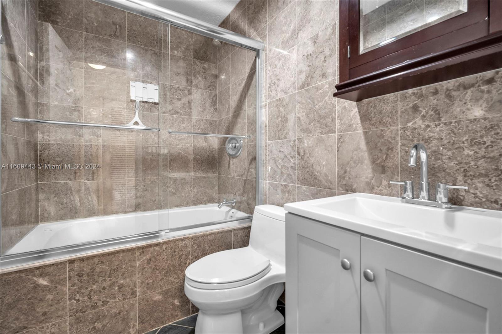 Listing Photo 9