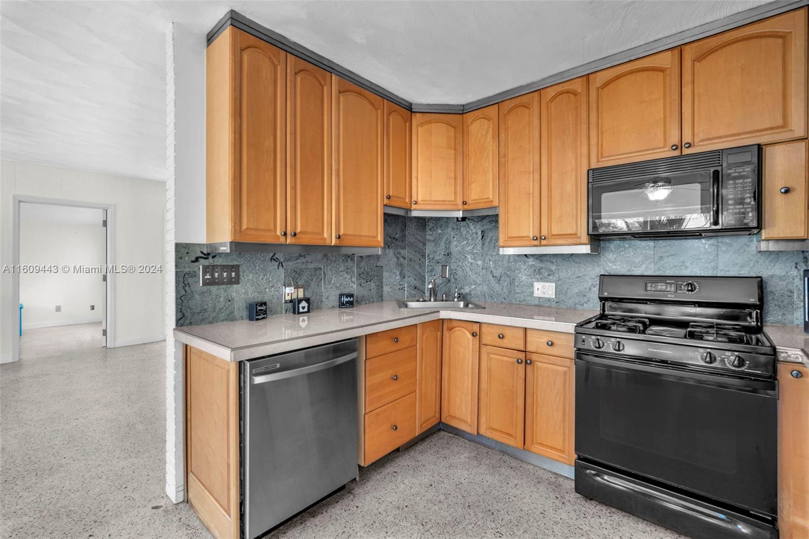 Listing Photo 15