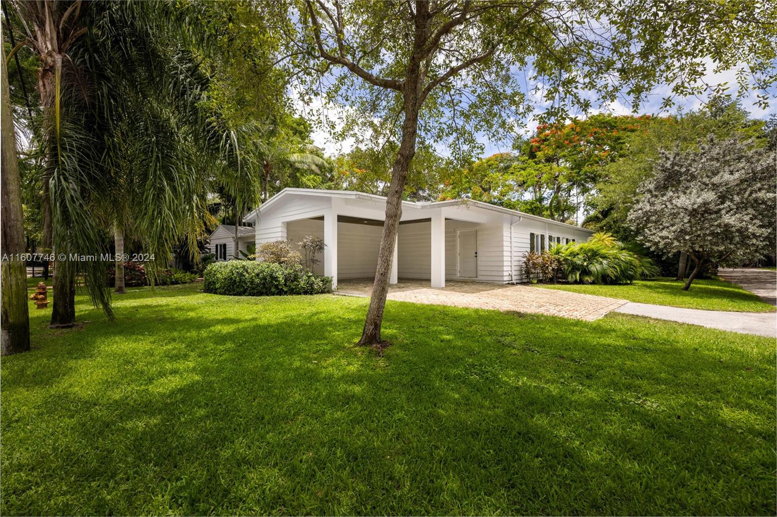 4190 Braganza Ave, Coconut Grove, Florida image 32