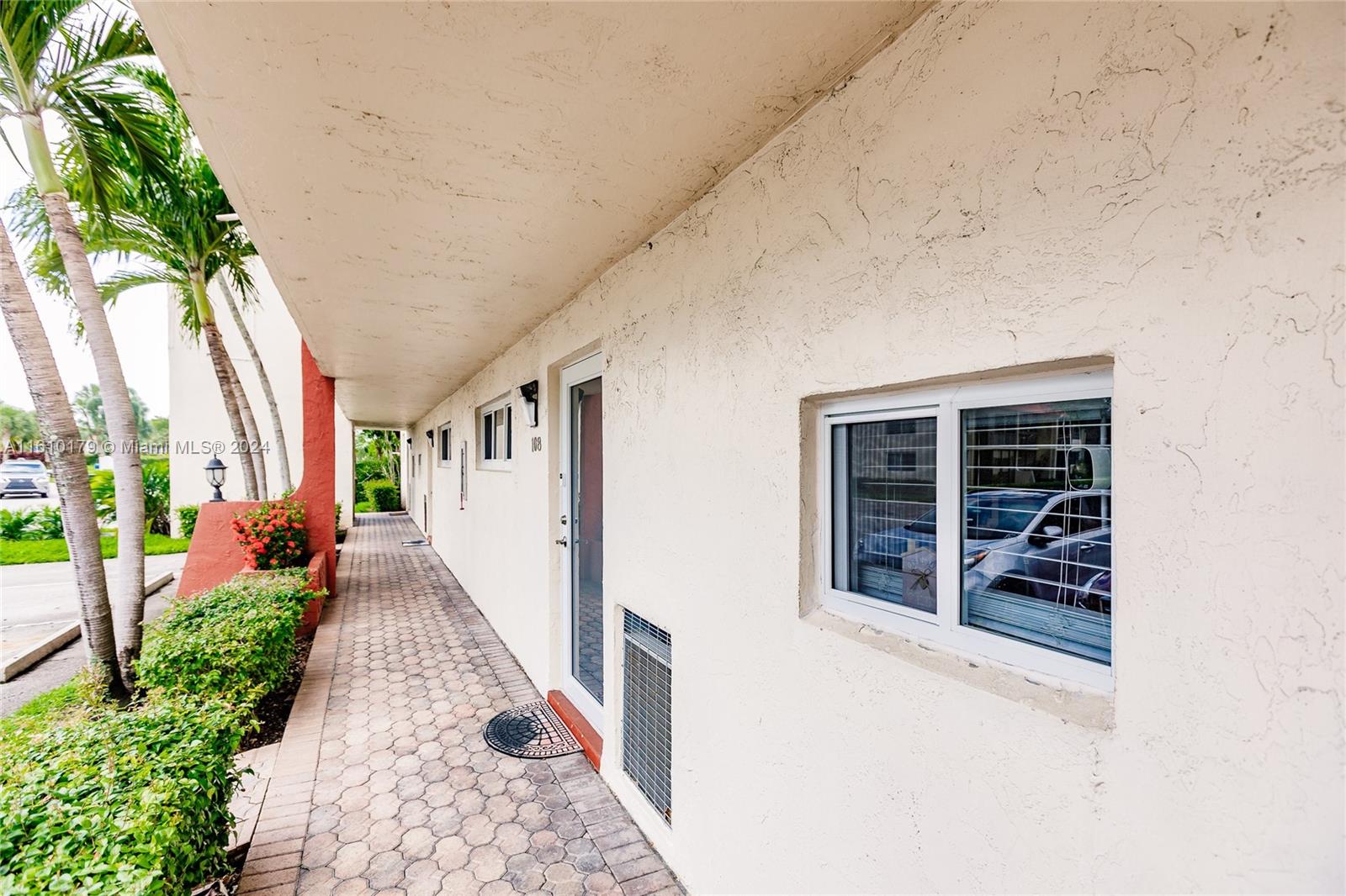 411 S Hollybrook Dr #108, Pembroke Pines, Florida image 3