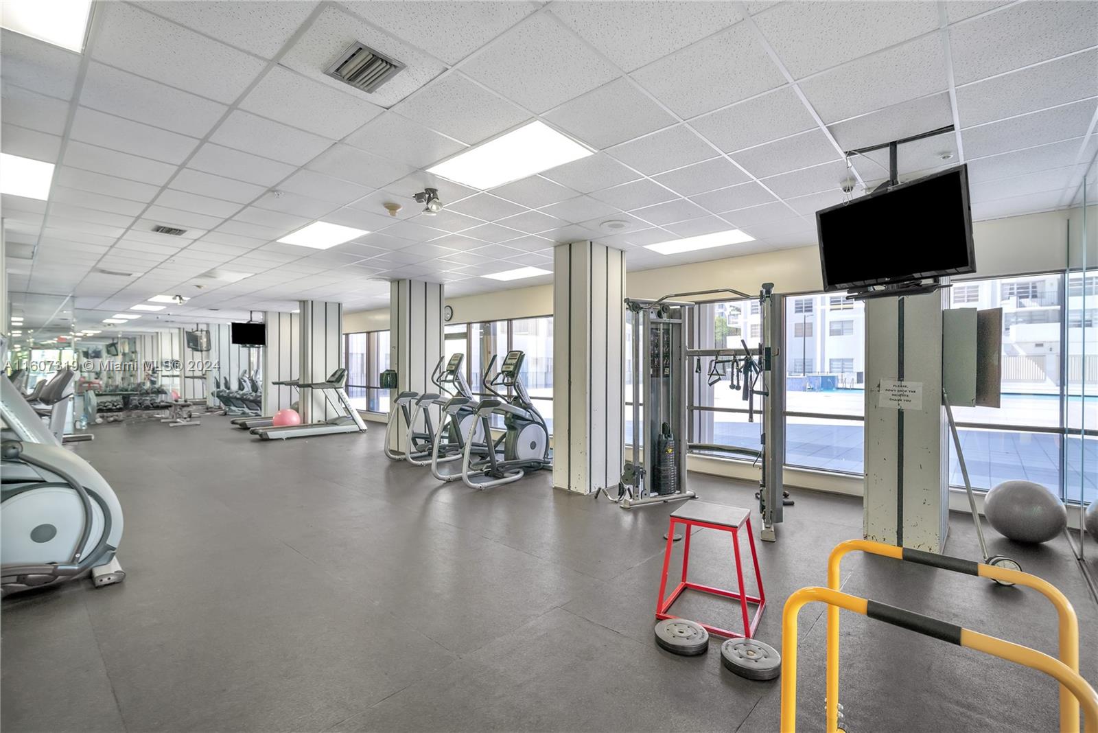 2780 NE 183rd St #1601, Aventura, Florida image 32