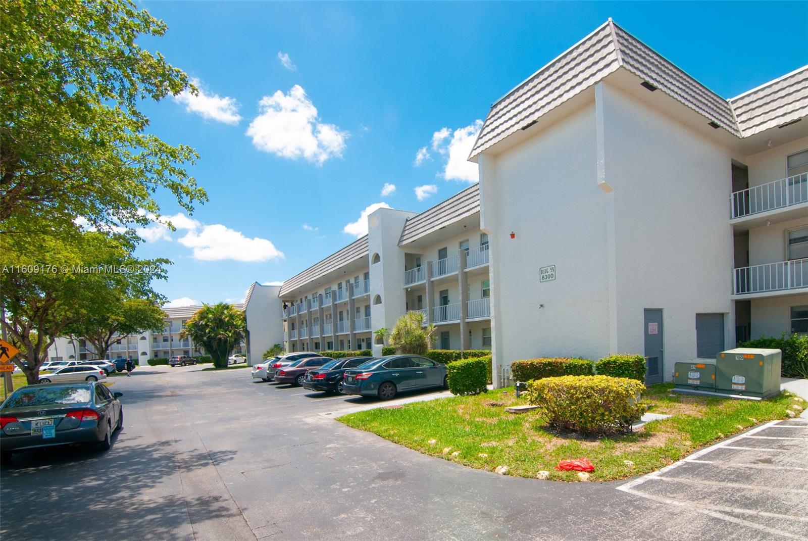 8300 Sunrise Lakes Blvd #206, Sunrise, Florida image 1