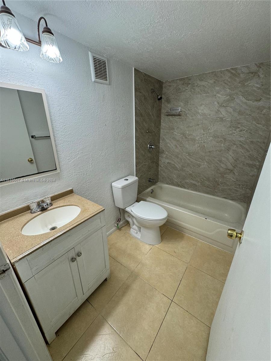 9915 W Okeechobee Rd #2-508, Hialeah Gardens, Florida image 15