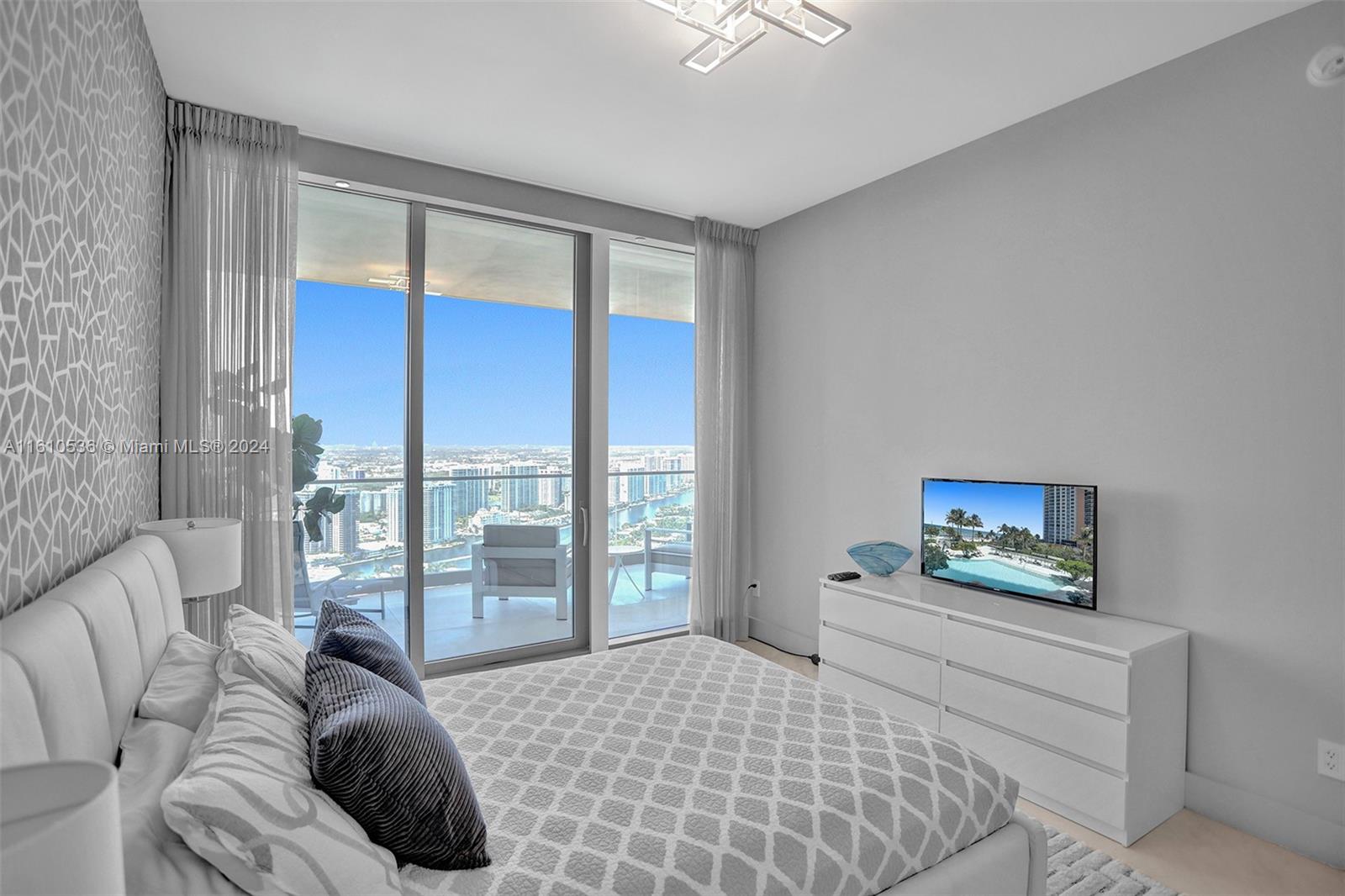 18975 Collins Ave #4302, Sunny Isles Beach FL 33160