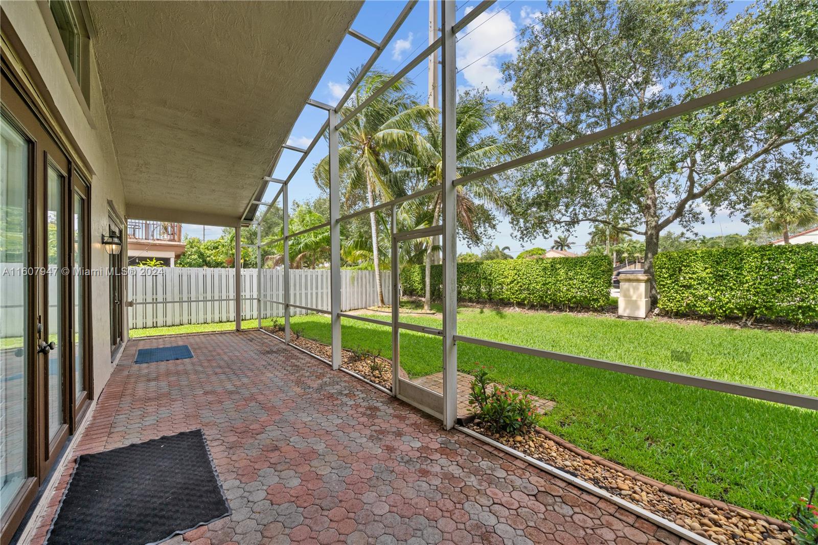 1154 NW 183rd Ter, Pembroke Pines, Florida image 40