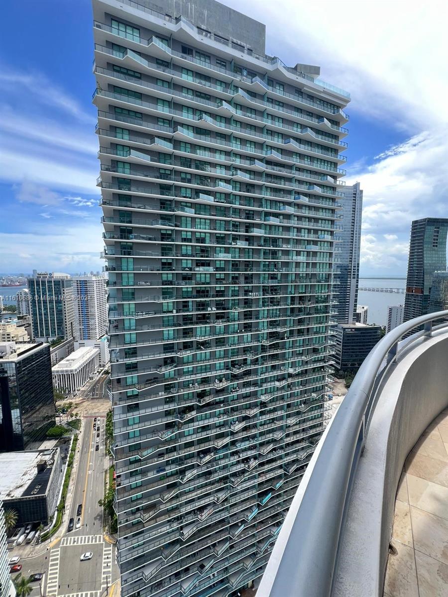 60 SW 13th St #3824, Miami FL 33130