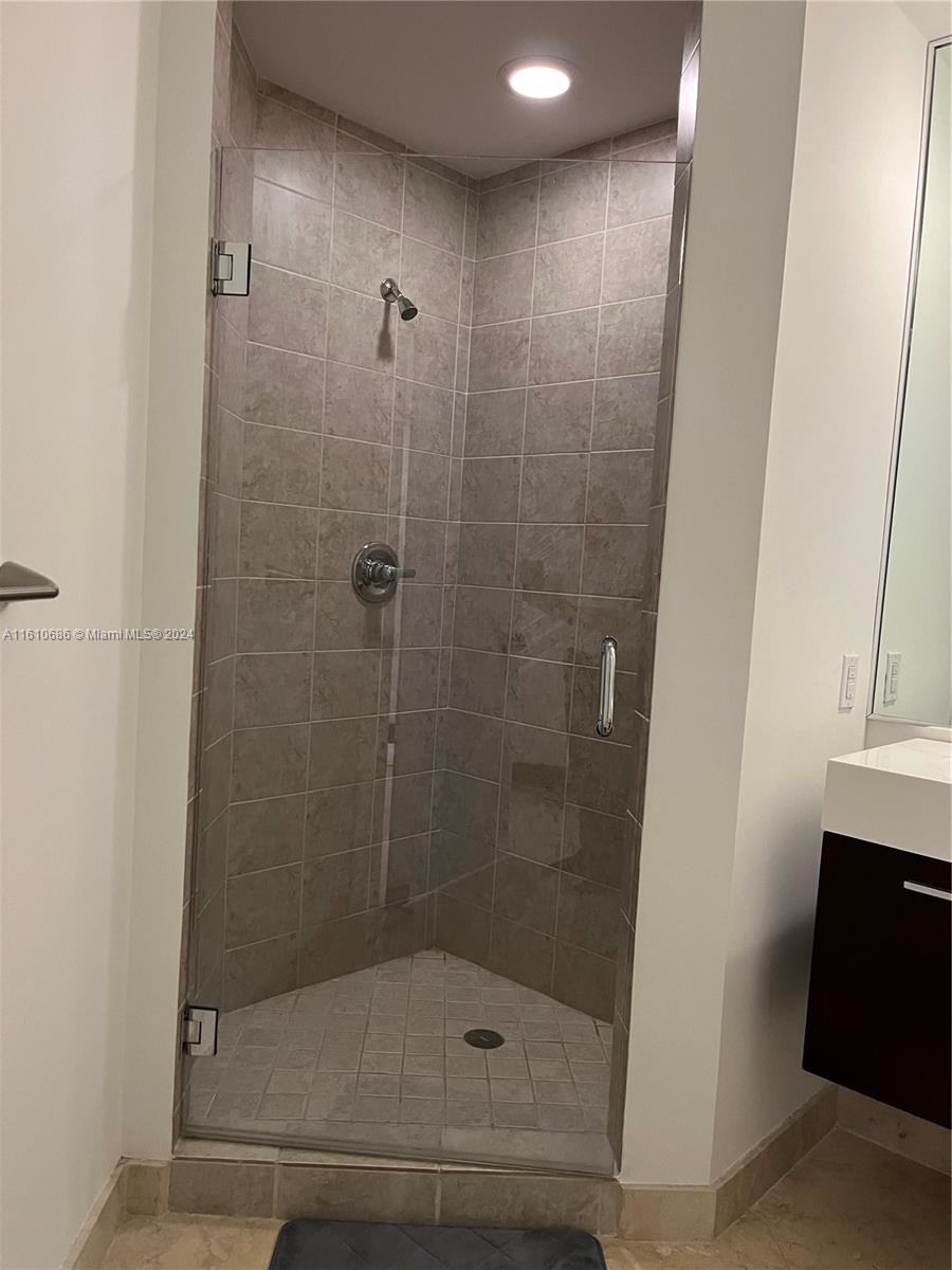 60 SW 13th St #3824, Miami FL 33130