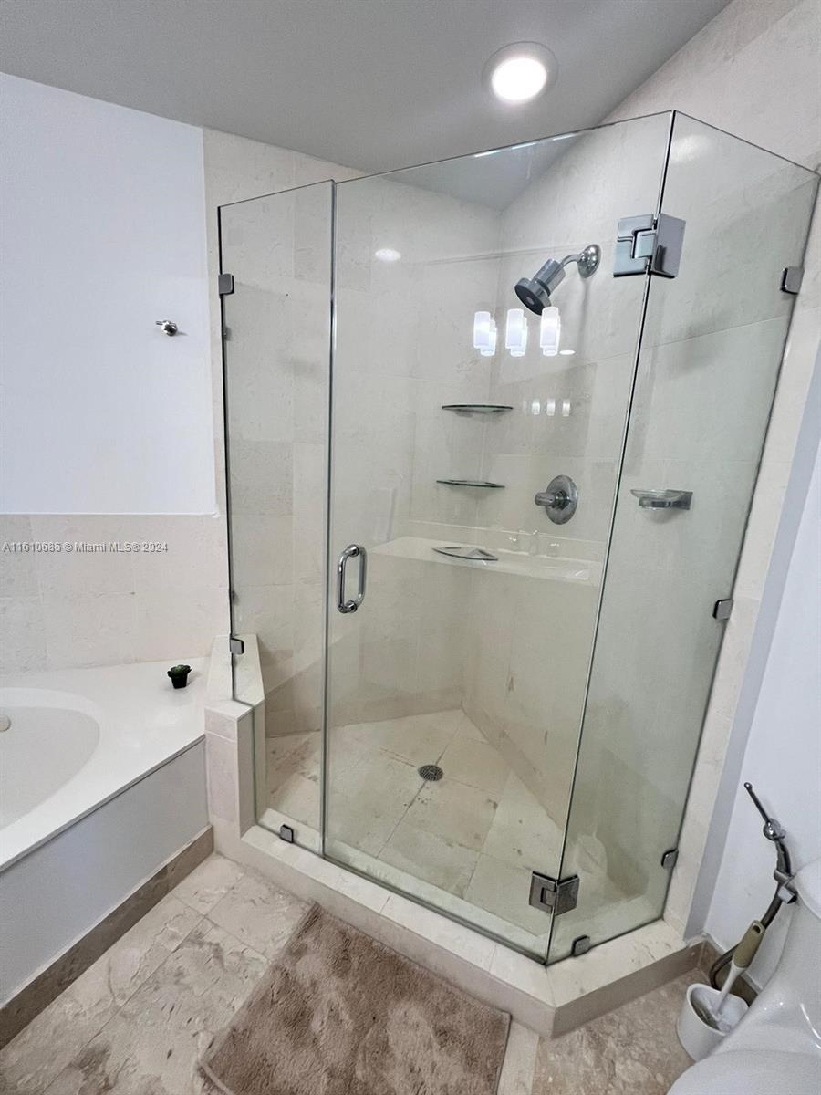 60 SW 13th St #3824, Miami FL 33130