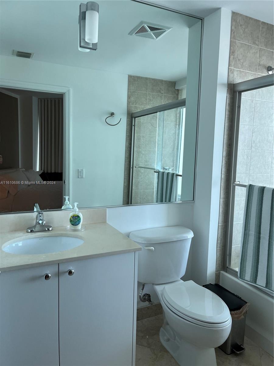 60 SW 13th St #3824, Miami FL 33130