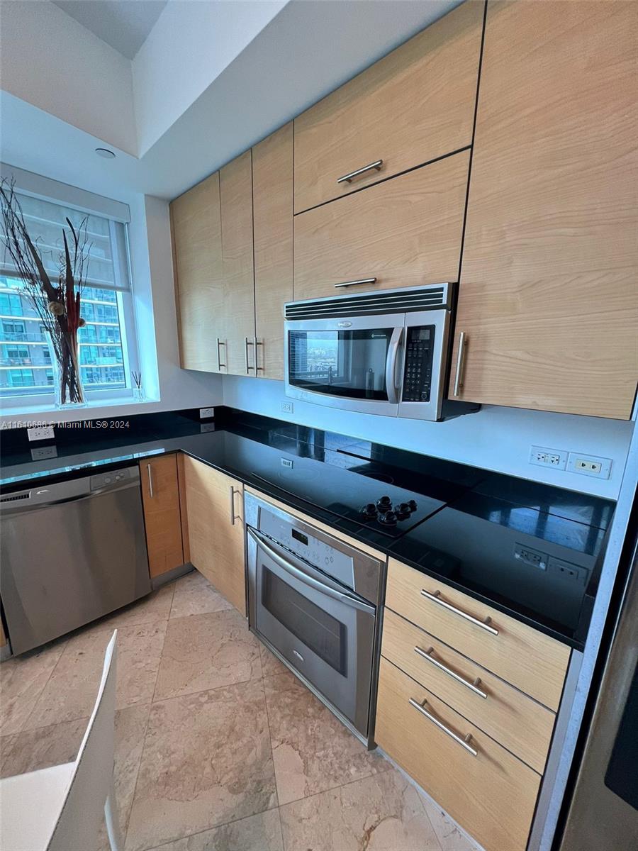 60 SW 13th St #3824, Miami FL 33130
