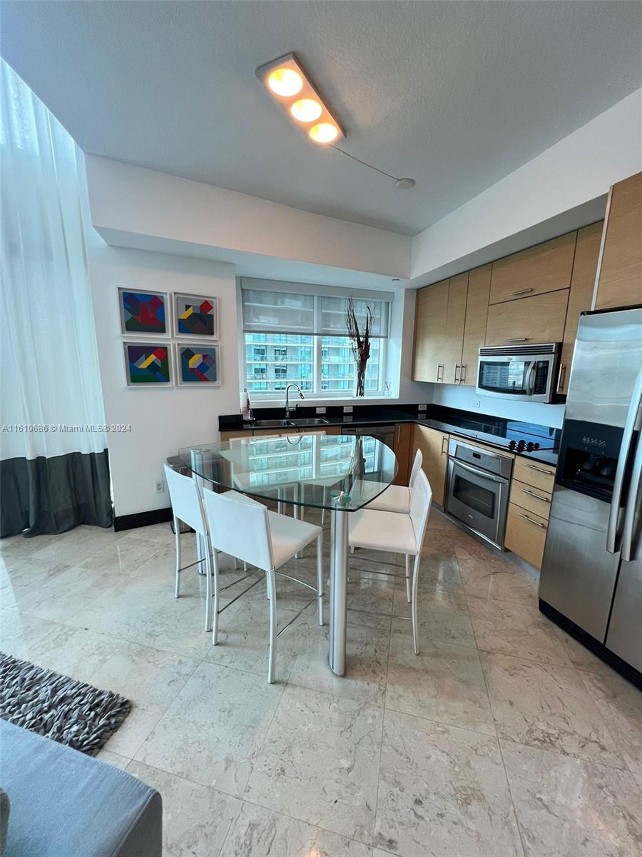 60 SW 13th St #3824, Miami FL 33130