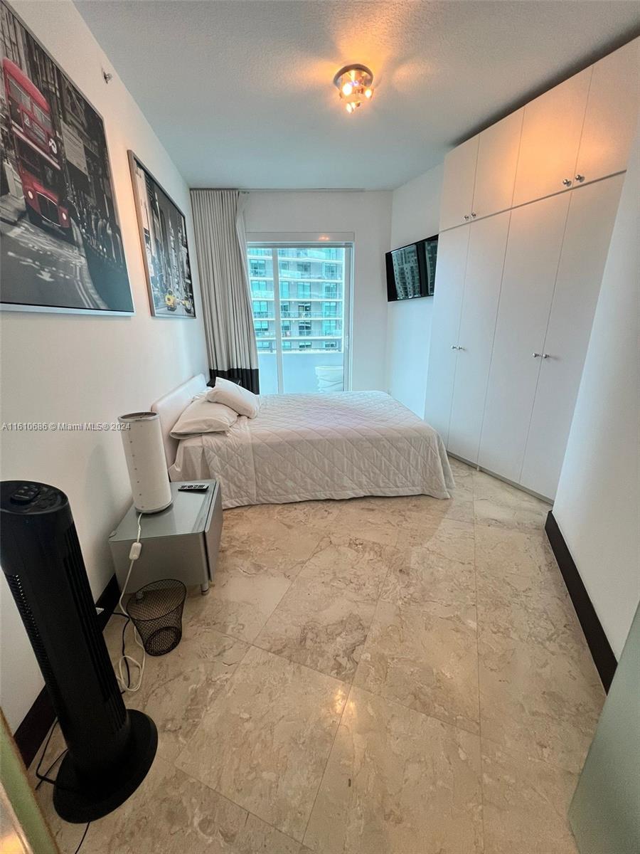60 SW 13th St #3824, Miami FL 33130