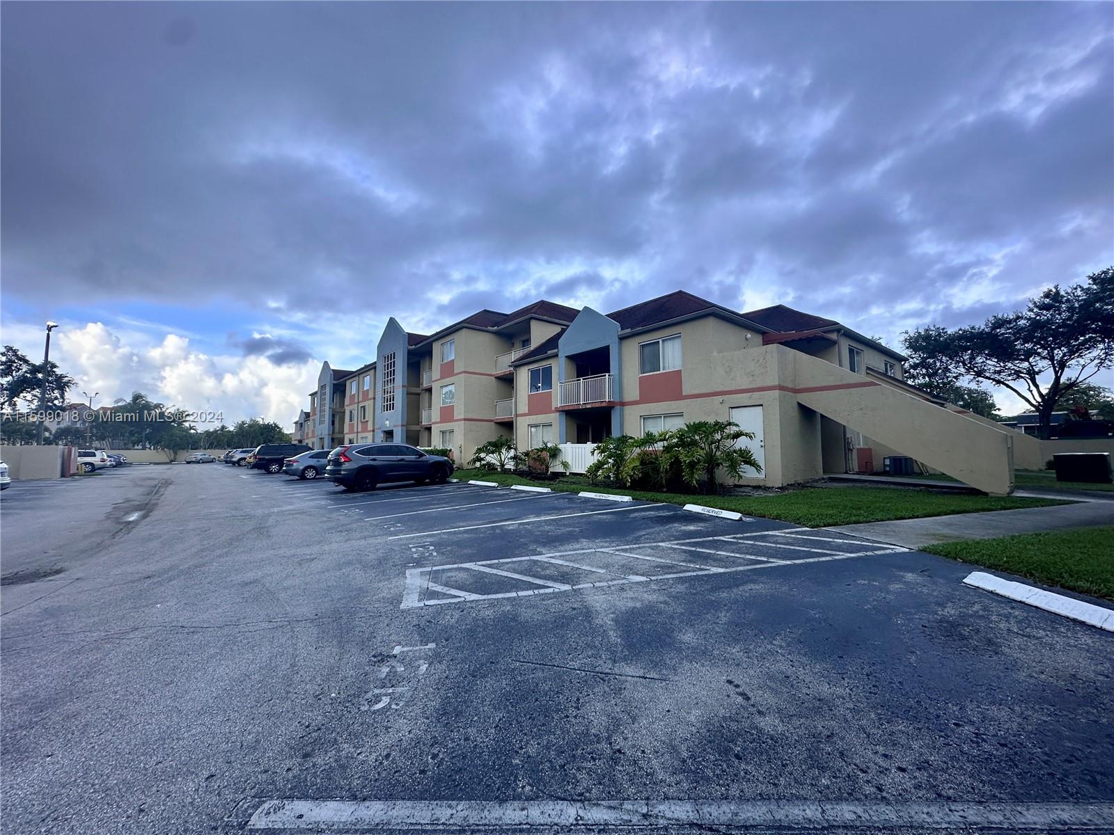 18890 NW 57th Ave #112, Hialeah, Florida image 2