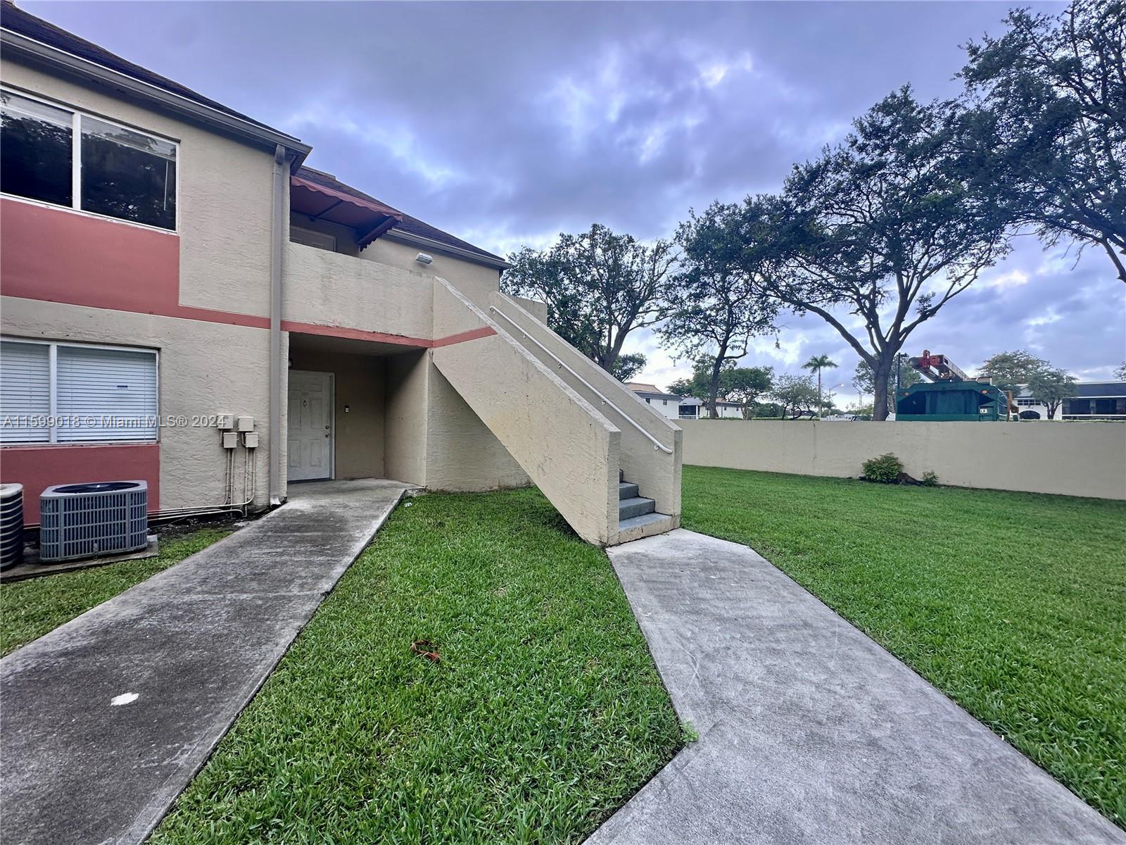 18890 NW 57th Ave #112, Hialeah, Florida image 3