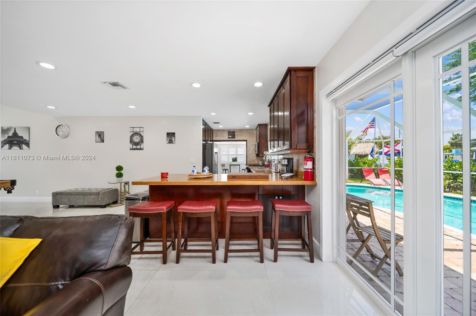 31 SE 12th St, Pompano Beach, Florida image 9