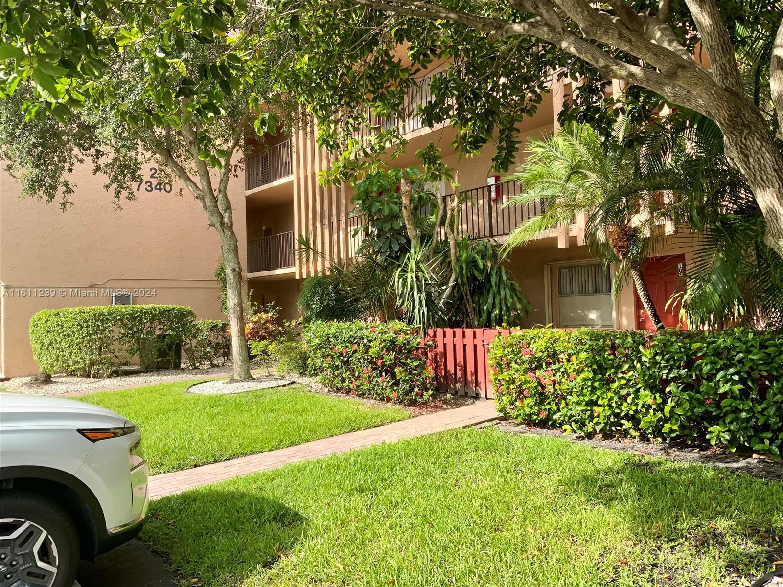 7340 Lake Cir Dr #106, Margate, Florida image 22