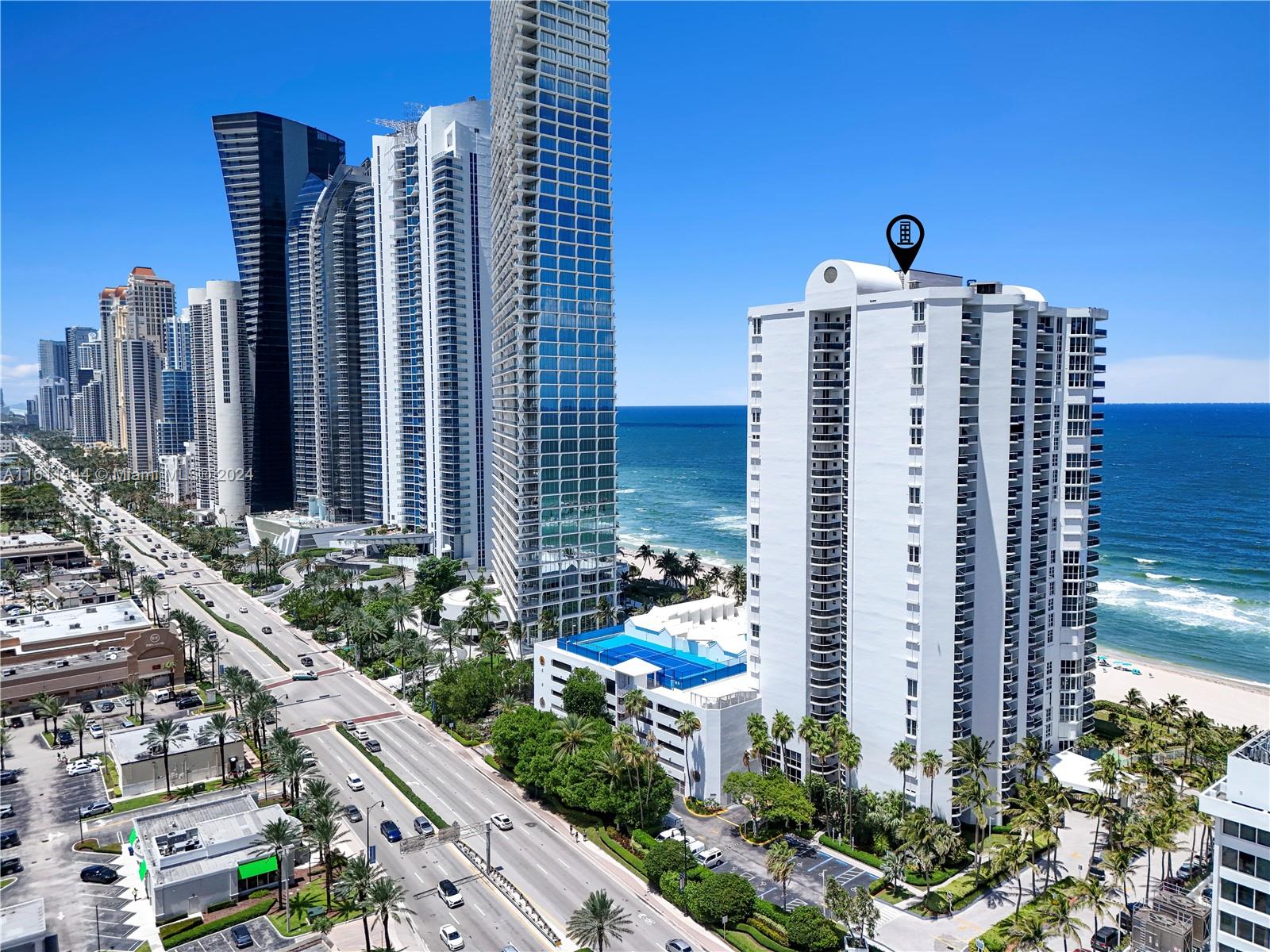 Beautiful 2 bedrooms / 2 bathrooms unit in the heart of Sunny Isles. Fully furnished, incredible view from 21st Floor. Wake up to a beautiful ocean view. Enjoy direct access to the ocean from the building, pool, sauna and 24 hours security. Close to the shopping center and restaurants.
Available for annual rental or seasonal.