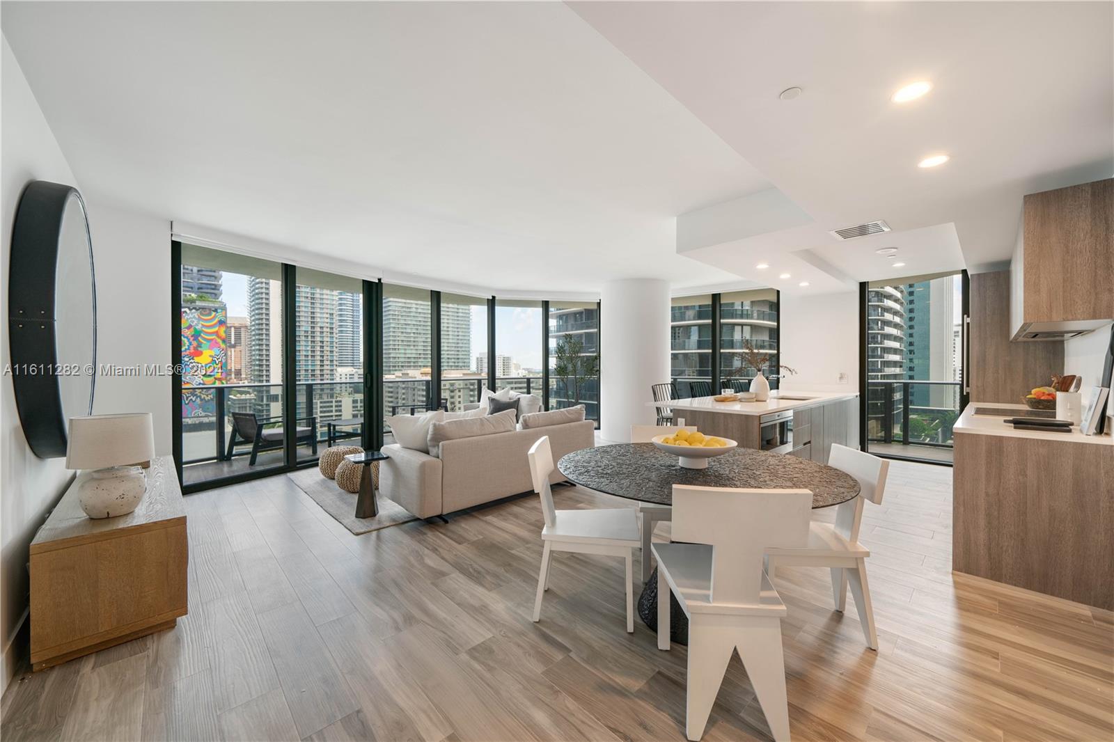 801 S Miami Ave #1401, Miami FL 33130