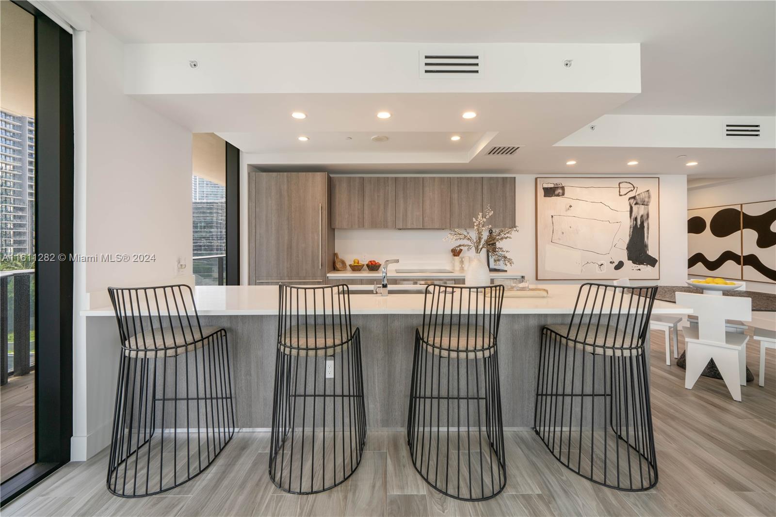 801 S Miami Ave #1401, Miami FL 33130